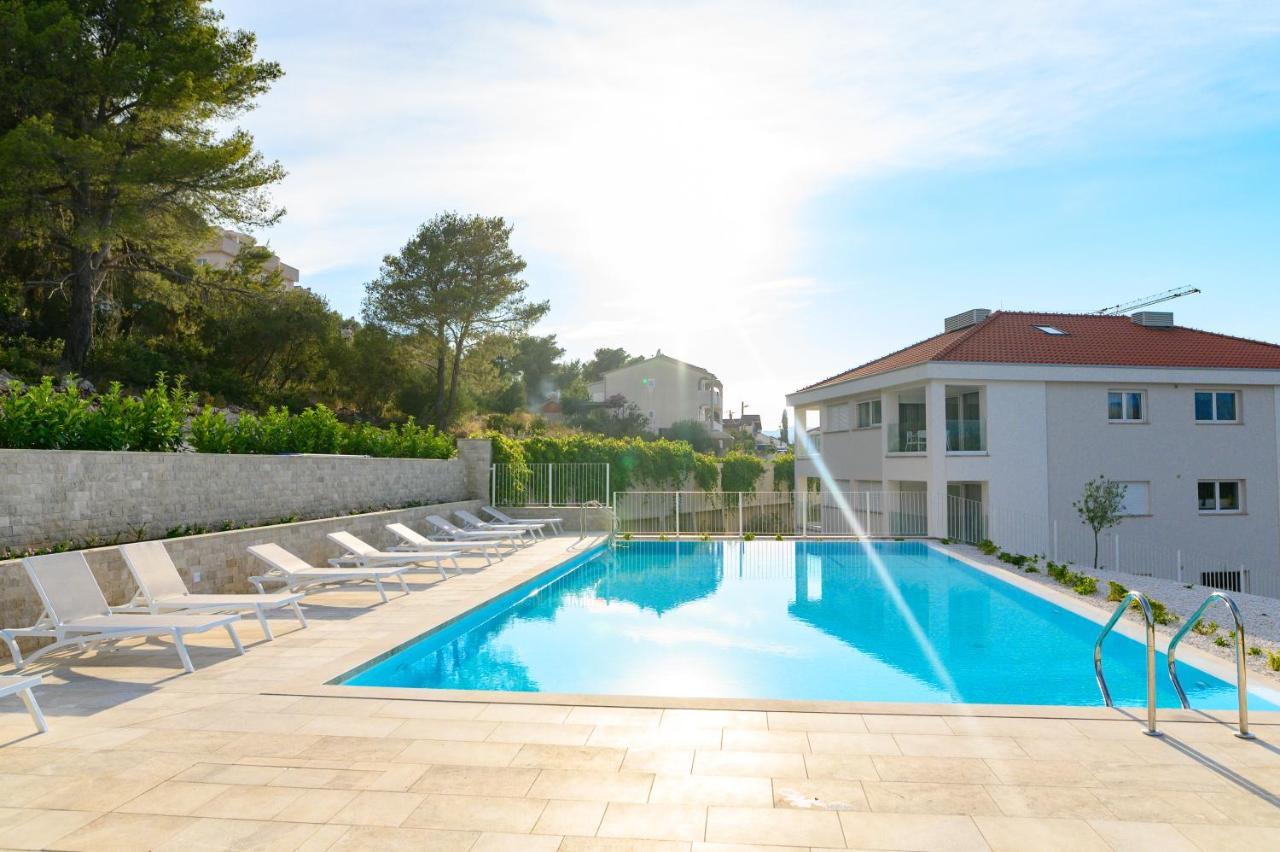 Aparthotel Malo Arbanija